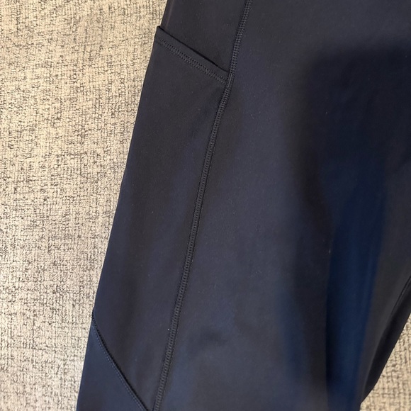 NWOT Lululemon cropped leggings - Picture 6 of 8